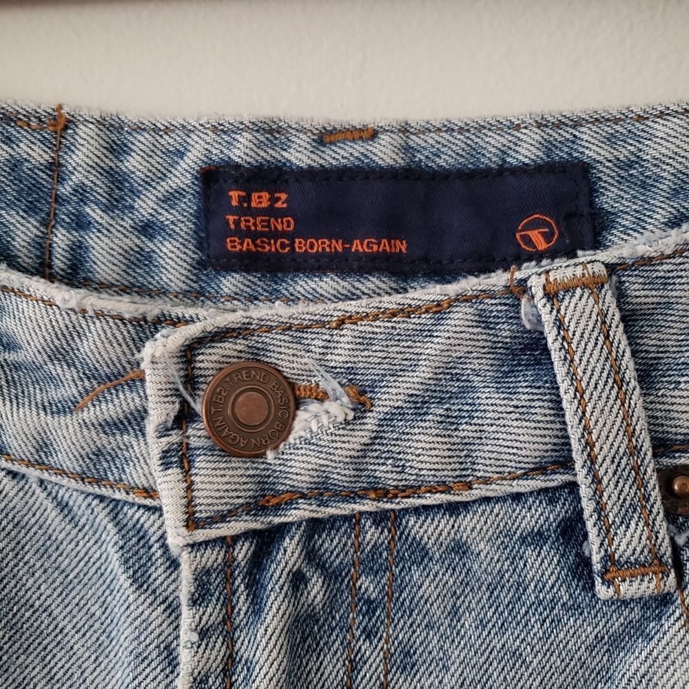 FINAL SALE T.B2 Trend Basic Born Again Distressed Jeans - Picture 6 of 7